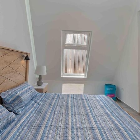 Cozy Beach Villa At The Shores 5 Minutes From The Beach West End Exterior foto