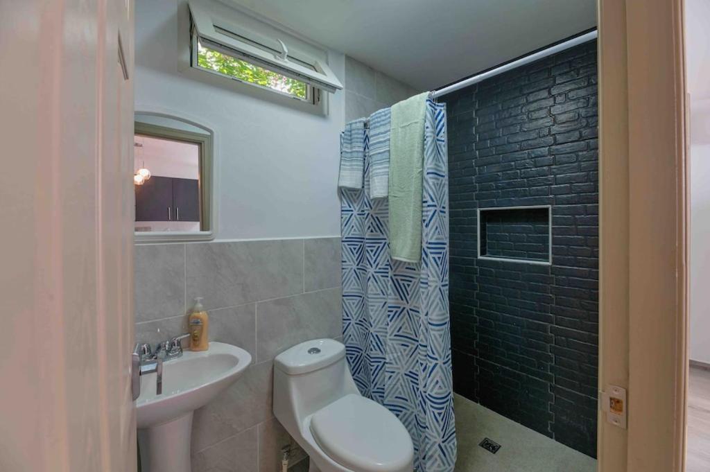 Cozy Beach Villa At The Shores 5 Minutes From The Beach West End Exterior foto