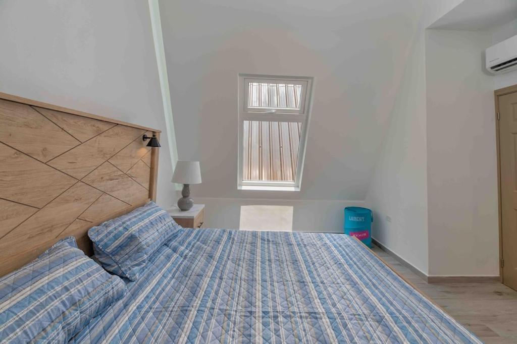 Cozy Beach Villa At The Shores 5 Minutes From The Beach West End Exterior foto
