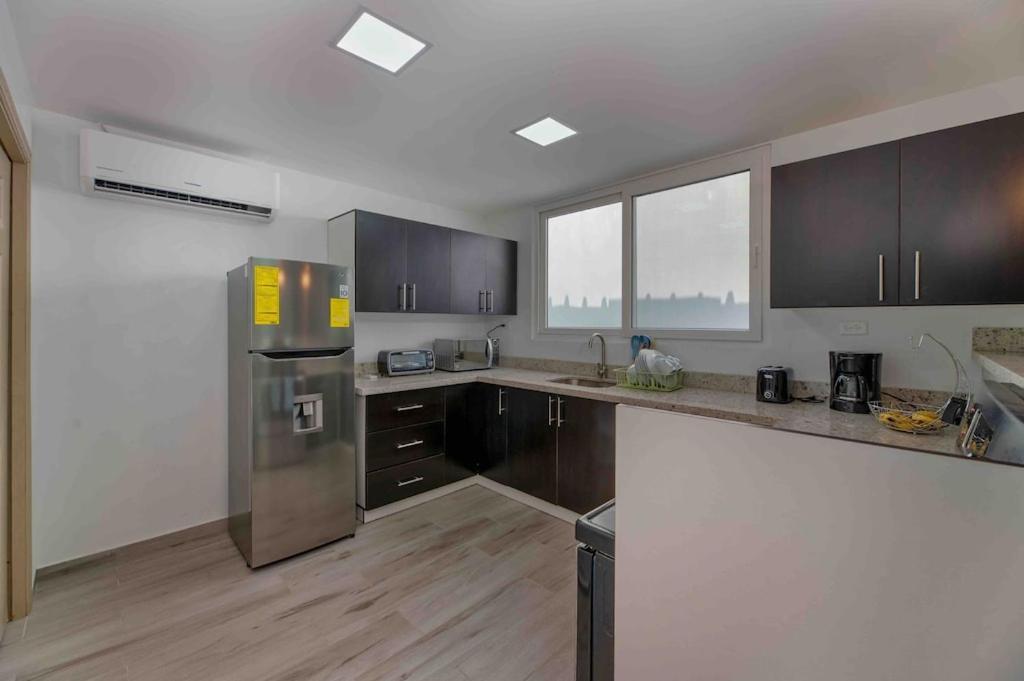 Cozy Beach Villa At The Shores 5 Minutes From The Beach West End Exterior foto