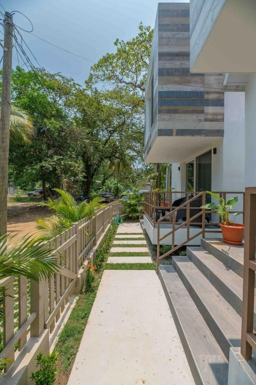 Cozy Beach Villa At The Shores 5 Minutes From The Beach West End Exterior foto